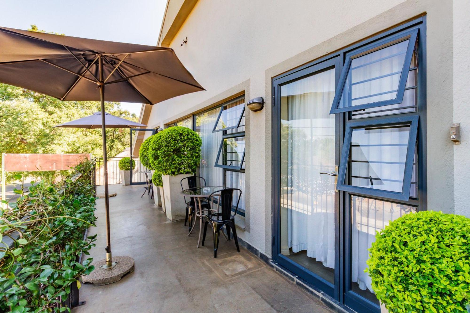 Pumleni Guesthouse Hartbeespoort Eksteriør bilde
